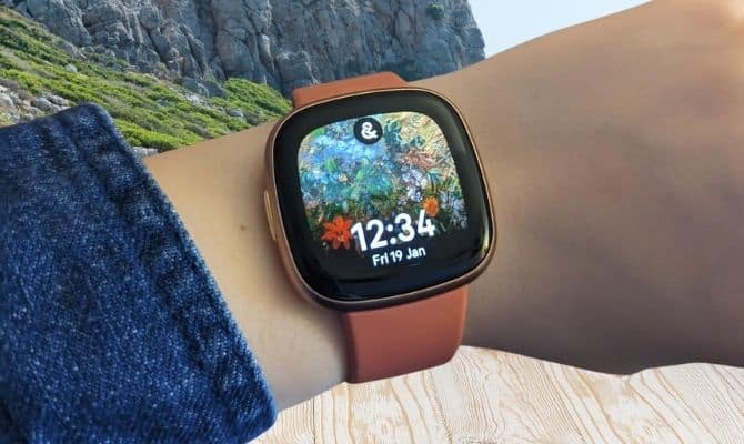 Fitbit Versa 4 - 6 Best Smartwatches 2025